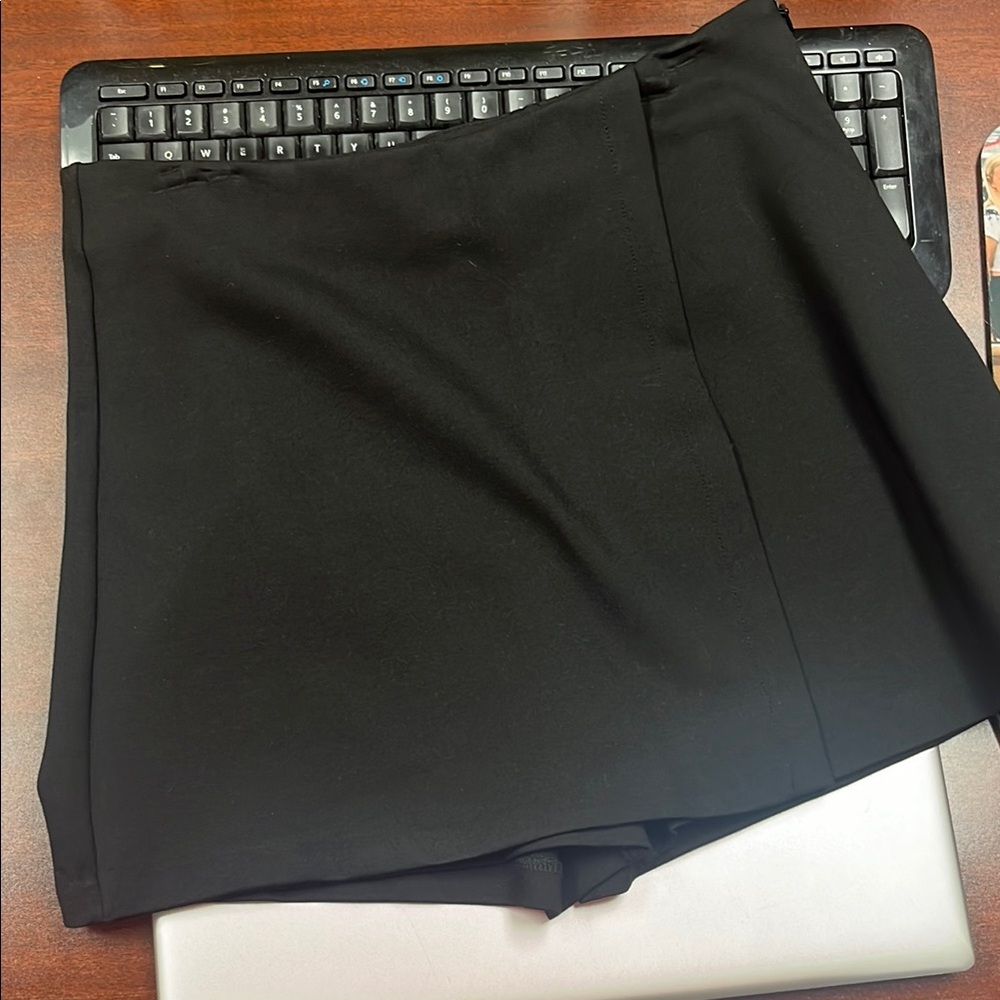 Zenana Stylish Black Skort